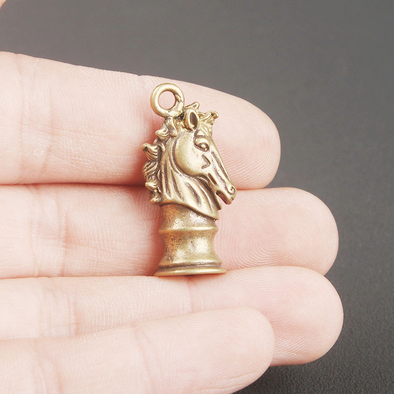 Key holder for knight